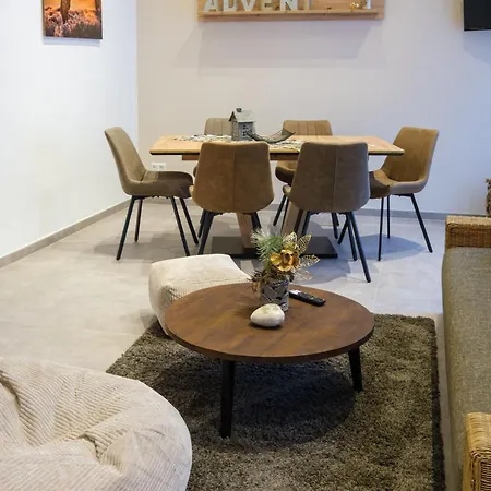 Terraluna Holiday home *